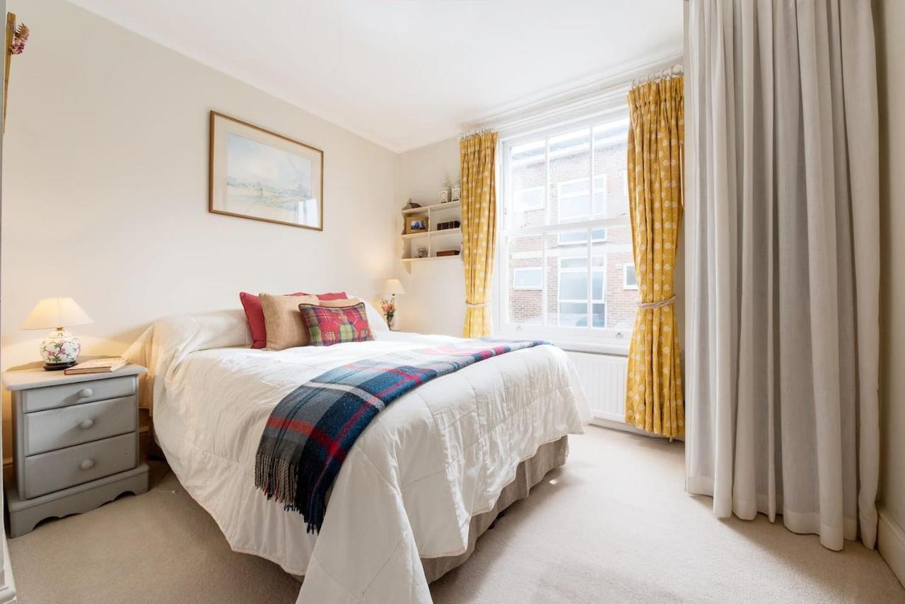 Short Term Let In Fulham * Londen